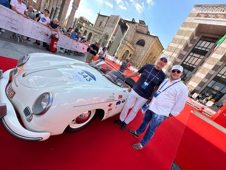 Αθανάσιος Θεοχάρης & Κονσταντίνος Κορδοπίτουλας με Porsche 356 1500 Speedster του 1955,